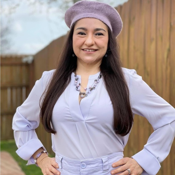 Meet your Posher, Cyntia - Picture 3 of 5